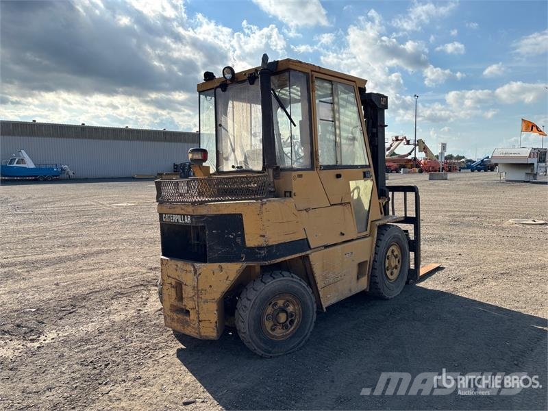 CAT V90F 9000 lb Forklift Другие складские механизмы