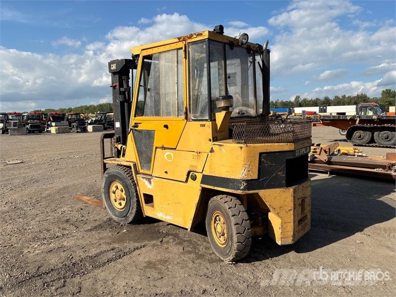 CAT V90F 9000 lb Forklift Другие складские механизмы
