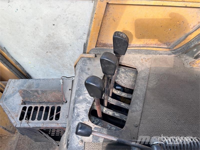 CAT V90F 9000 lb Forklift Другие складские механизмы