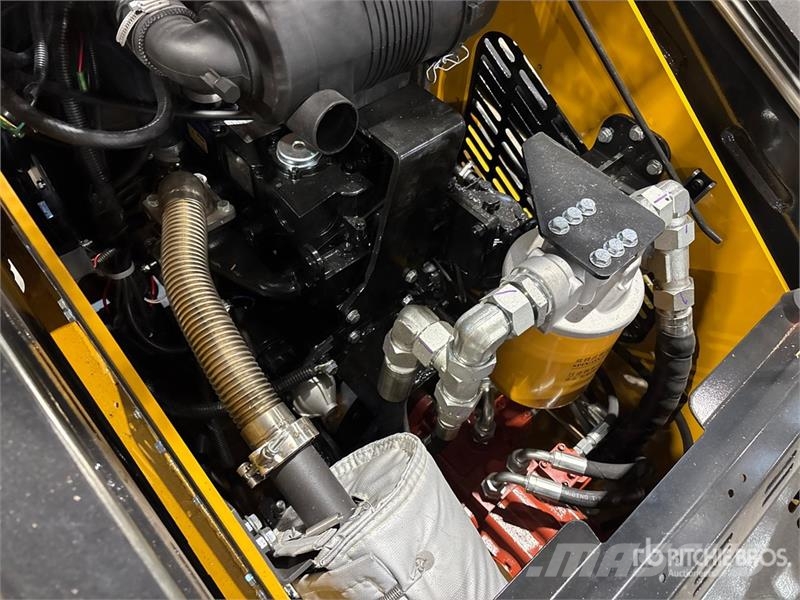 CFG KJT27 Mini Compact Track Loader (Unused) لوادر انزلاقية التوجيه