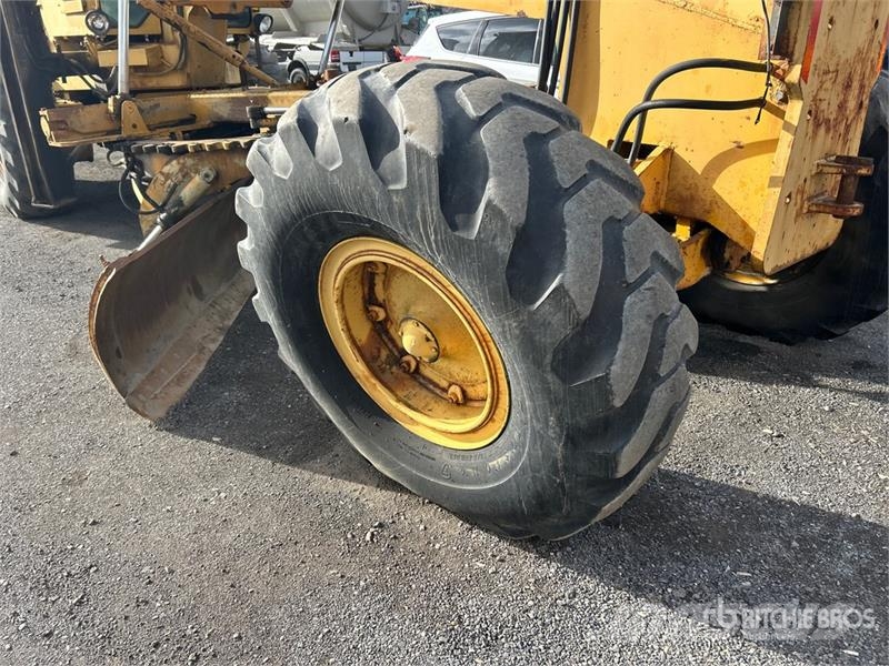 Champion 740 Motor Grader (Inoperable) Graders