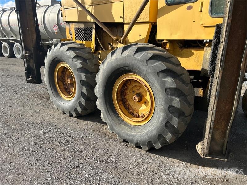 Champion 740 Motor Grader (Inoperable) Graders