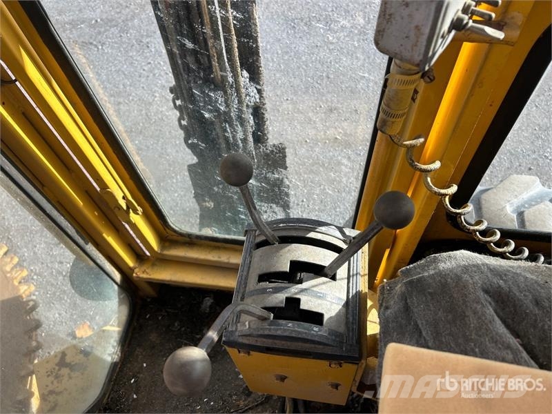 Champion 740 Motor Grader (Inoperable) Graders