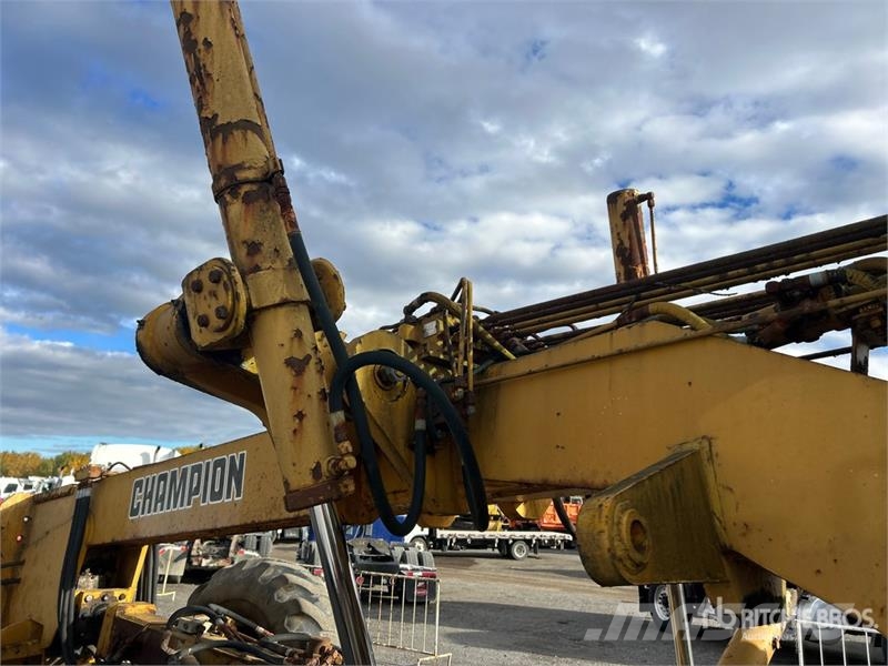 Champion 740 Motor Grader (Inoperable) Graders