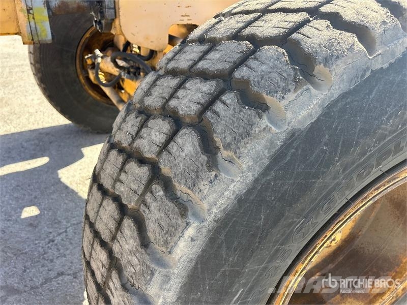 Champion 740A VHP Series V Motor Grader Motoniveladoras