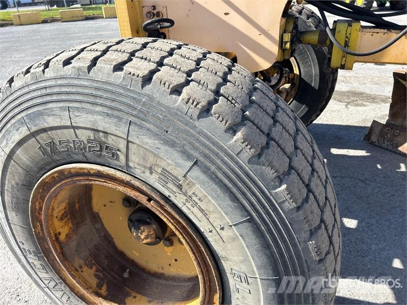 Champion 740A VHP Series V Motor Grader Motoniveladoras