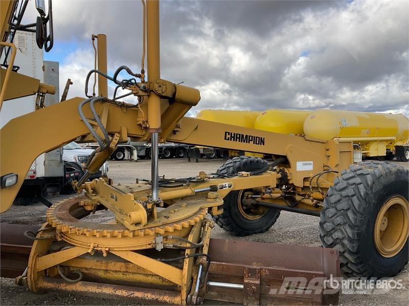 Champion 780A Грейдери
