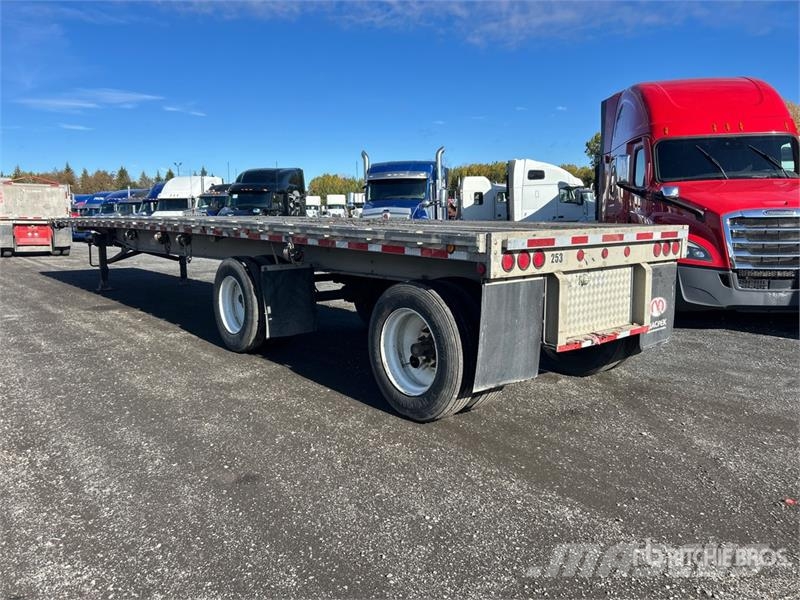 Chapparal 48 ft T/A Flatbed Trailer Прицепы-платформы/боковая разгрузка