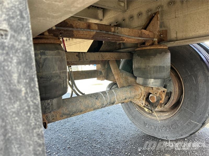 Chapparal 48 ft T/A Flatbed Trailer Прицепы-платформы/боковая разгрузка