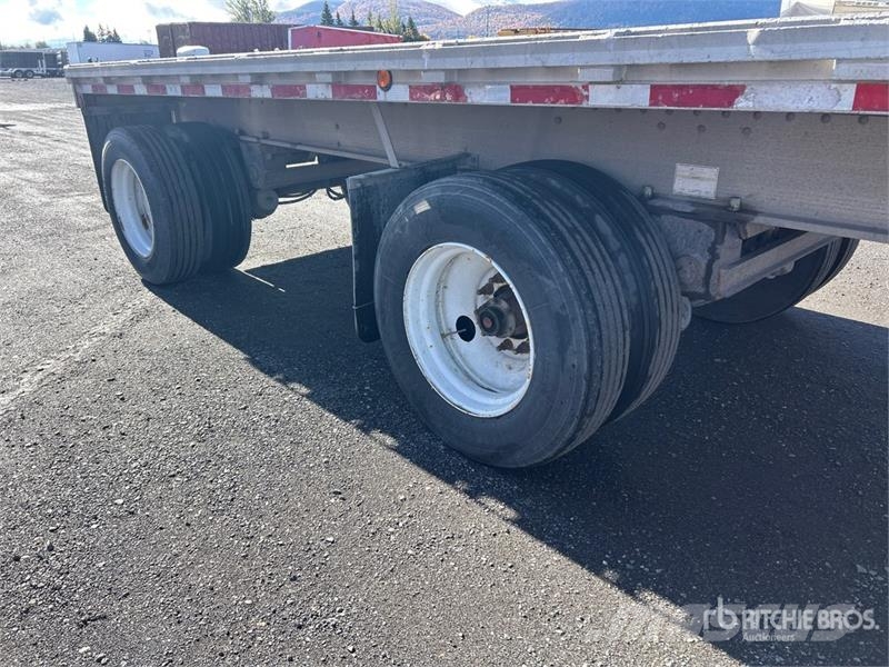 Chapparal 48 ft T/A Flatbed Trailer Прицепы-платформы/боковая разгрузка