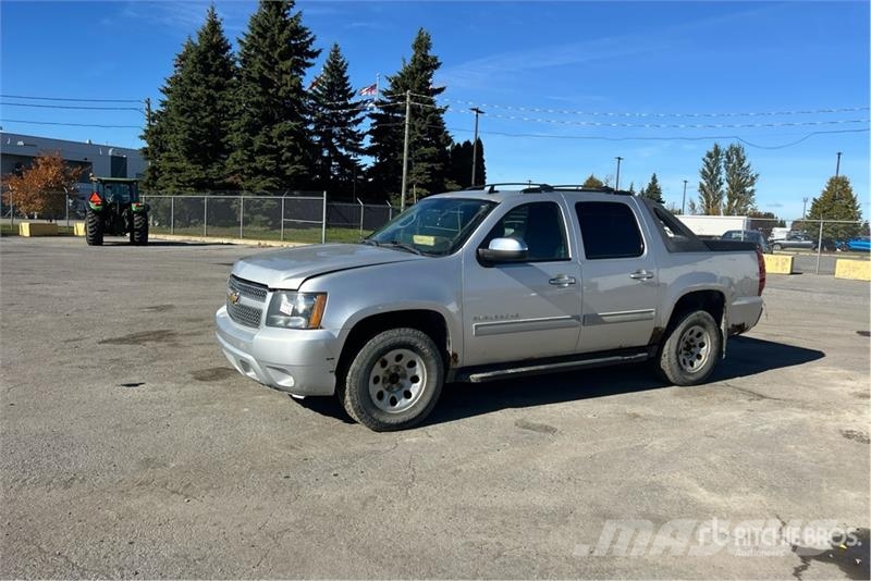 Chevrolet Avalanche 4x4 Crew Cab Pickup Drugi