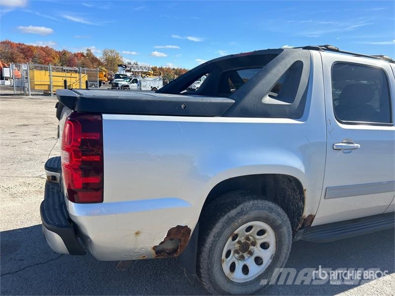 Chevrolet Avalanche 4x4 Crew Cab Pickup Drugi