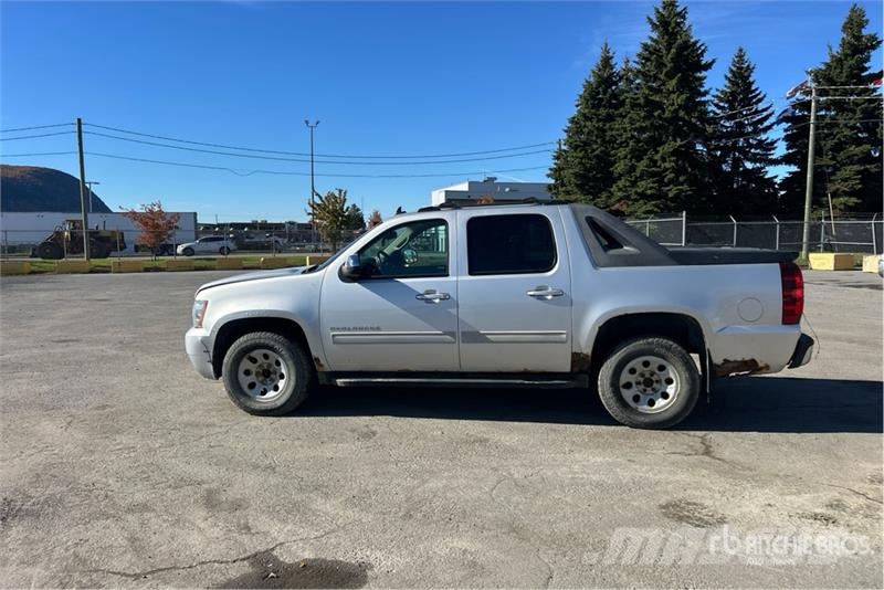 Chevrolet Avalanche 4x4 Crew Cab Pickup Drugi