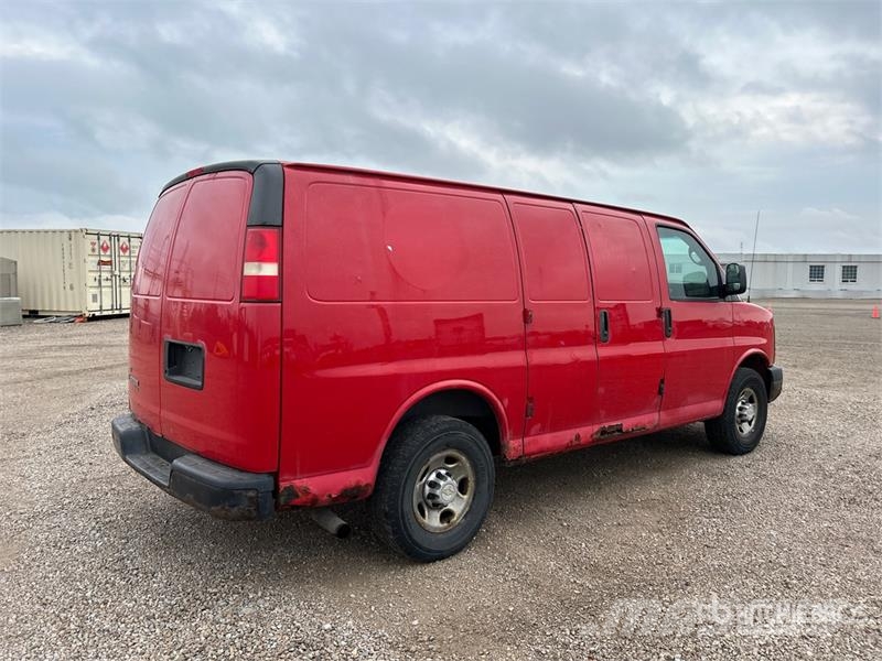 Chevrolet Express 2500 Cargo Van Панельні фургони