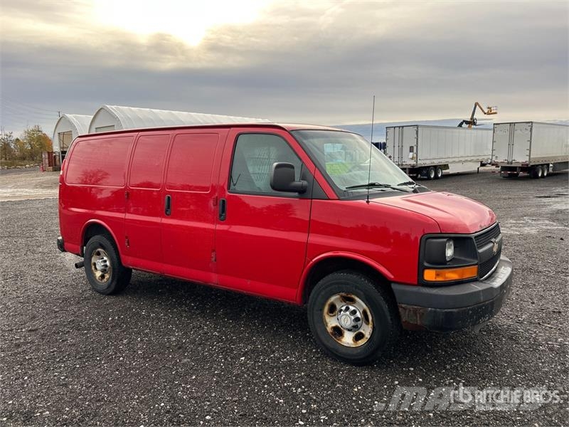 Chevrolet Express 2500 Cargo Van 패널 화물차