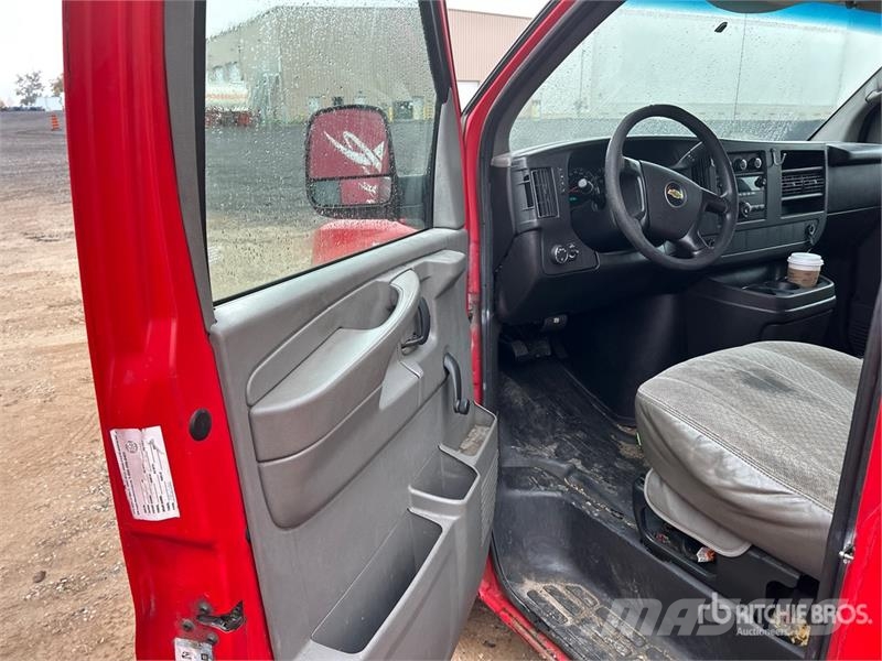 Chevrolet Express 2500 Cargo Van Lätta skåpbilar
