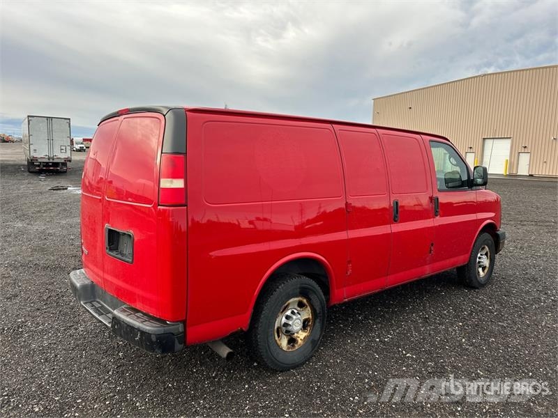 Chevrolet Express 2500 Cargo Van 패널 화물차