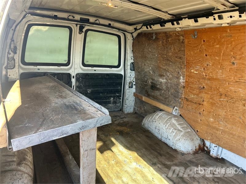 Chevrolet Express 2500 Cargo Van Dostavna vozila / kombiji