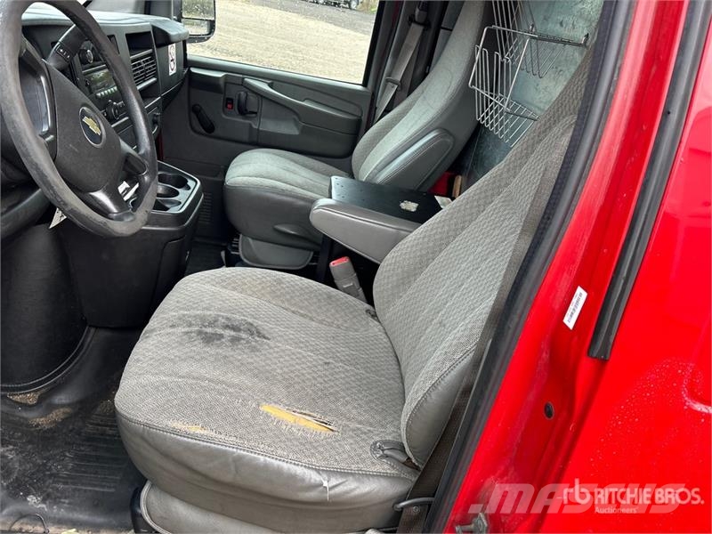 Chevrolet Express 2500 Cargo Van 패널 화물차
