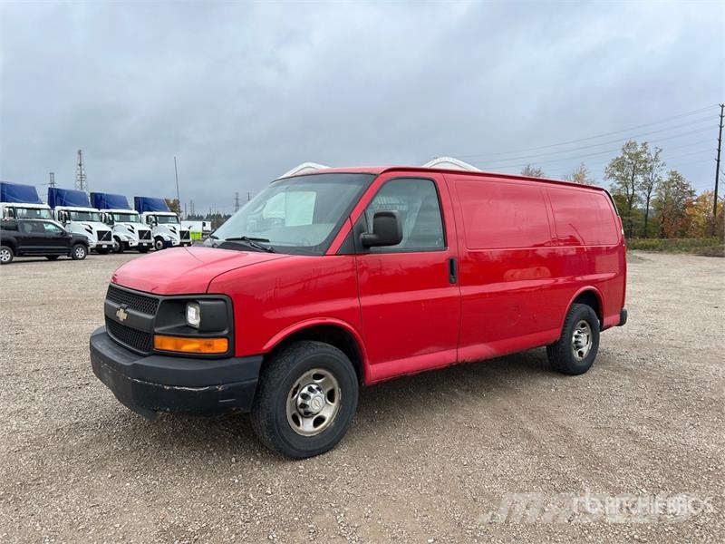 Chevrolet Express 2500 Cargo Van Панельні фургони