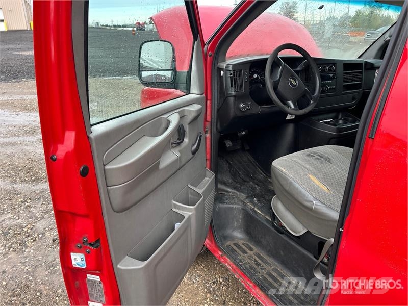 Chevrolet Express 2500 Cargo Van 패널 화물차