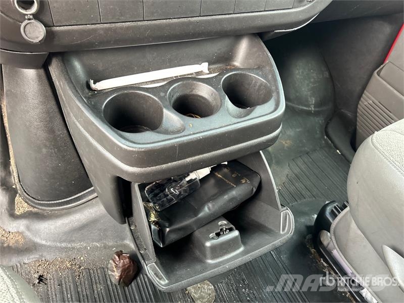Chevrolet Express 2500 Cargo Van 패널 화물차