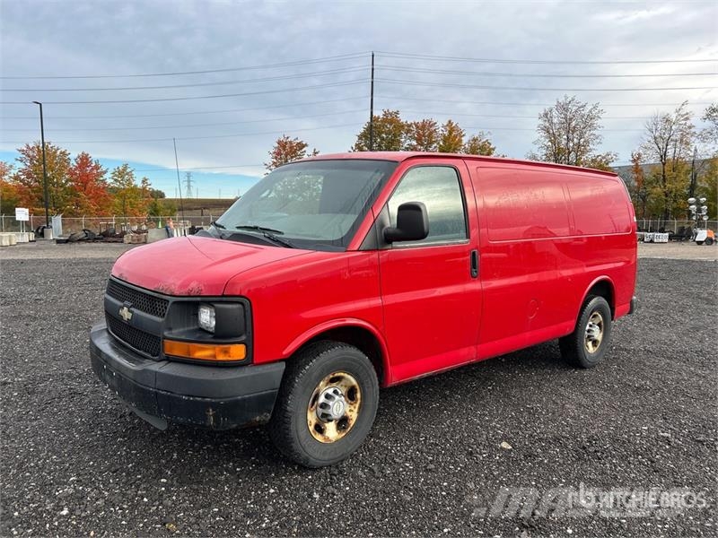 Chevrolet Express 2500 Cargo Van 패널 화물차