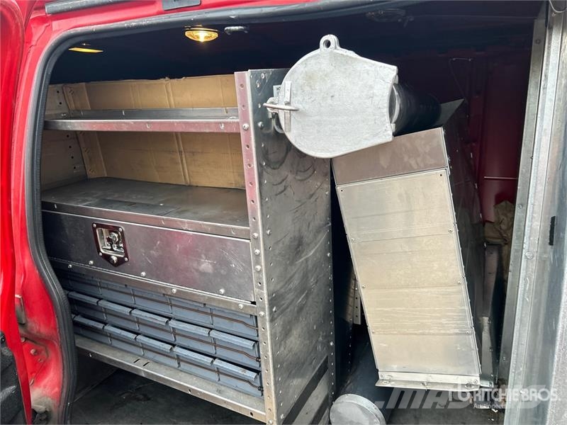 Chevrolet Express 2500 Cargo Van Lätta skåpbilar