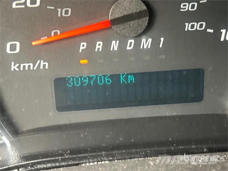 Chevrolet Express 2500 Cargo Van 패널 화물차