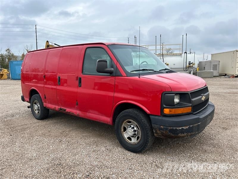 Chevrolet Express 2500 Cargo Van Панельні фургони