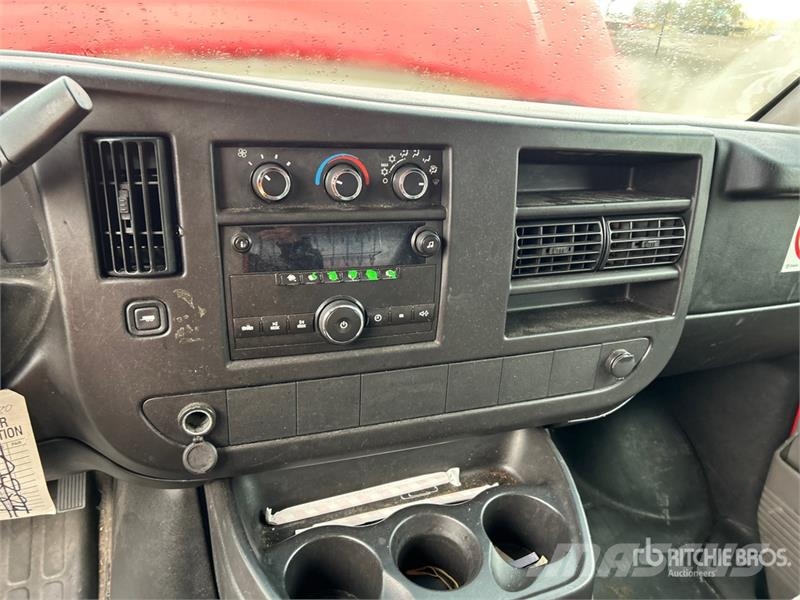 Chevrolet Express 2500 Cargo Van 패널 화물차