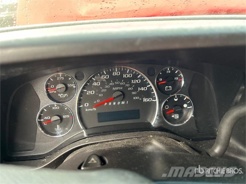 Chevrolet Express 2500 Cargo Van 패널 화물차
