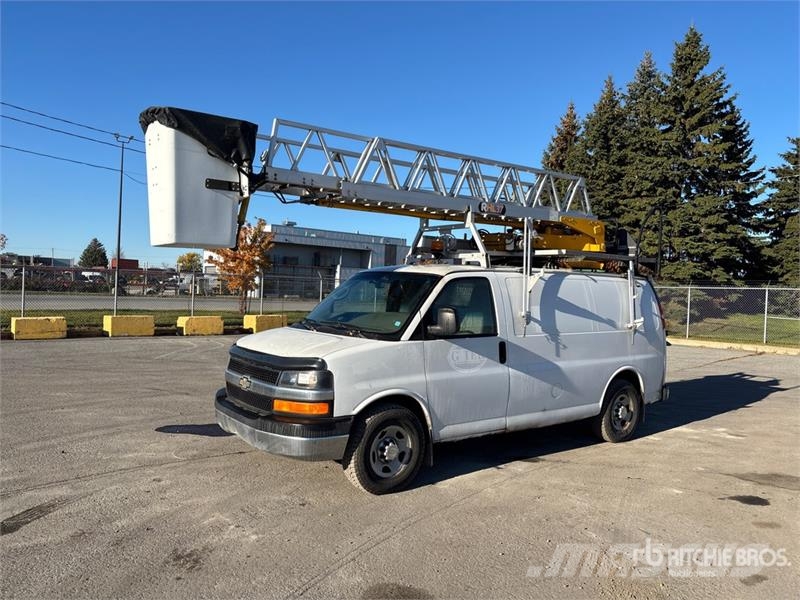 Chevrolet Express 3500 Pacēlāji uz automašīnas bāzes