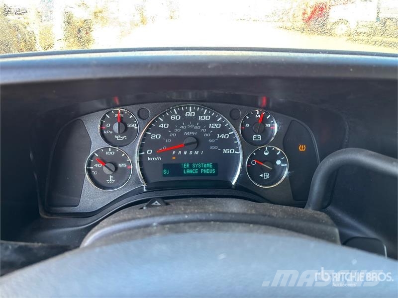 Chevrolet Express 3500 Pacēlāji uz automašīnas bāzes