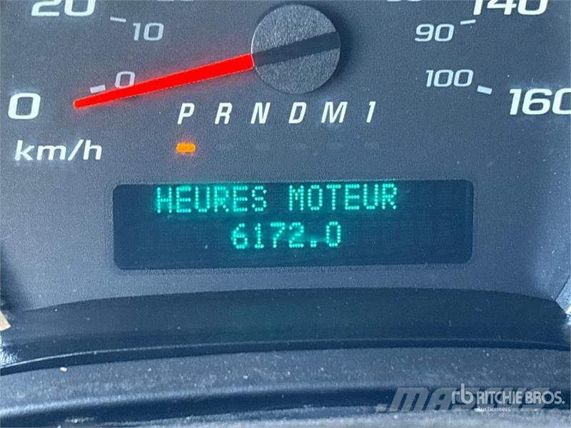 Chevrolet Express 3500 Pacēlāji uz automašīnas bāzes