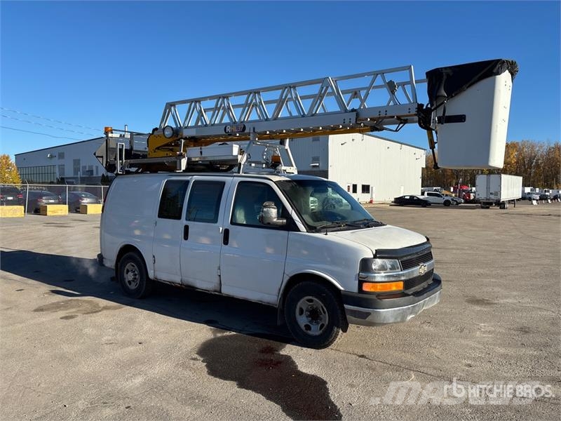 Chevrolet Express 3500 Pacēlāji uz automašīnas bāzes