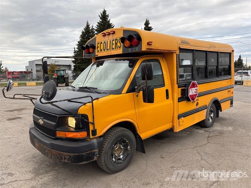 Chevrolet Express 3500 4x2 20-Seat School Bus Mini bus