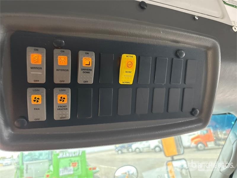 Chevrolet Express 3500 4x2 20-Seat School Bus Mini bus
