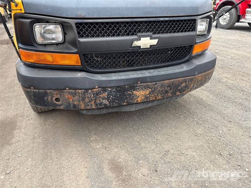 Chevrolet Express 3500 4x2 20-Seat School Bus Mini bus