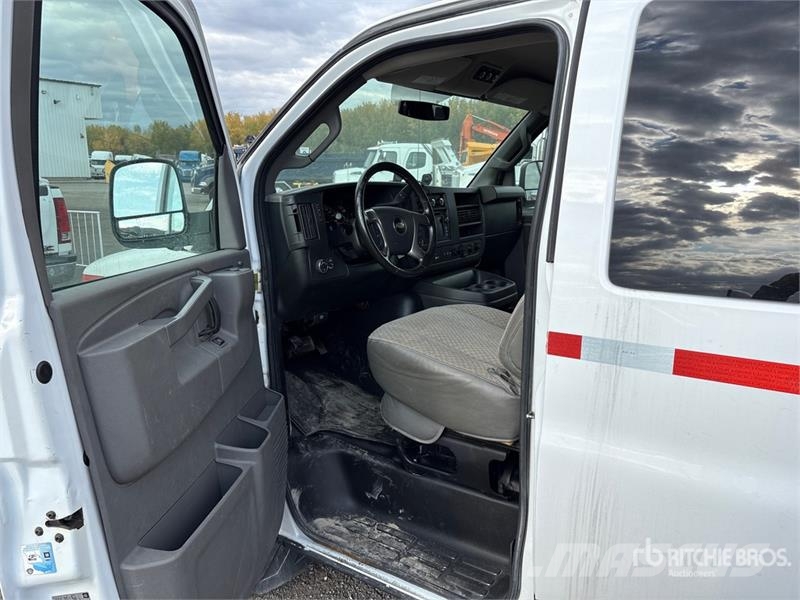 Chevrolet Express 3500 Duramax Passenger Van Kaubikud