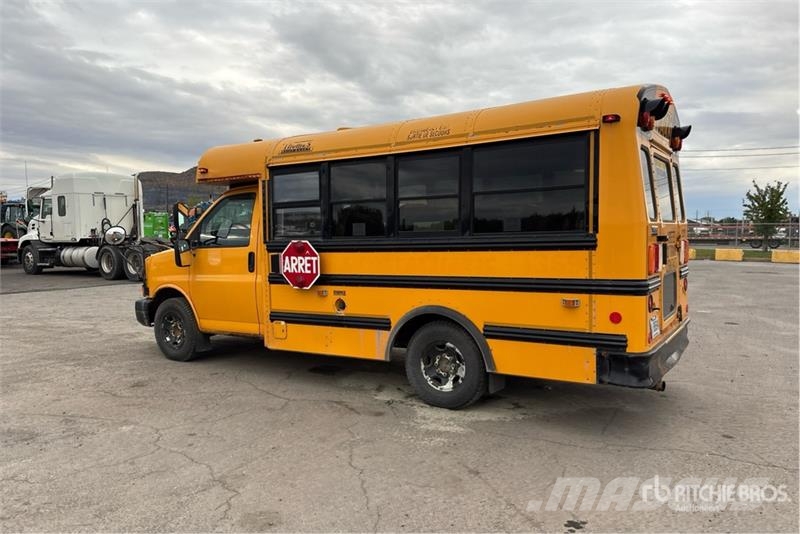 Chevrolet Express 3500 4x2 20-Seat School Bus Mini bus