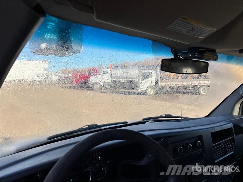 Chevrolet Express 3500 Pacēlāji uz automašīnas bāzes