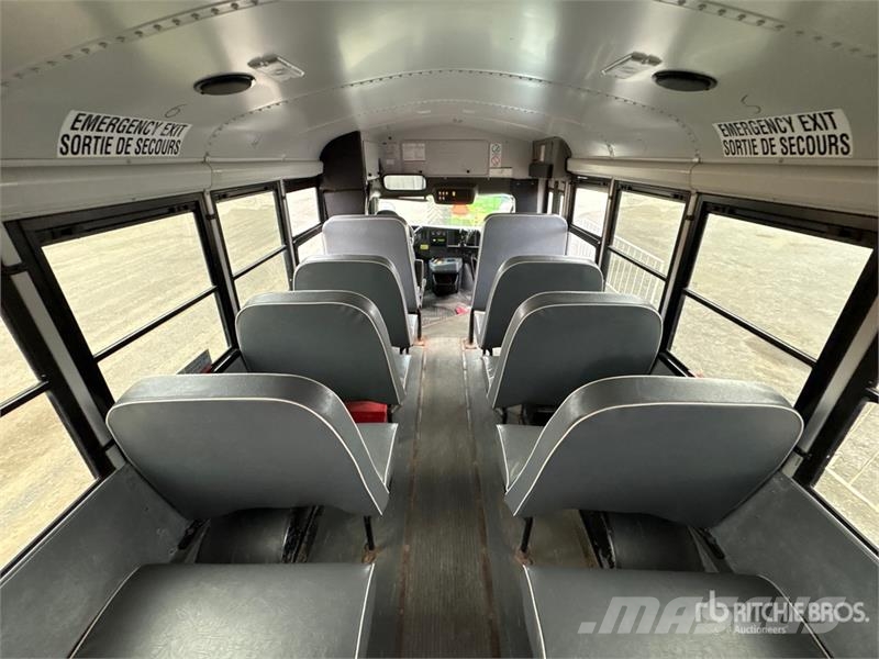Chevrolet Express 3500 4x2 20-Seat School Bus Mini bus