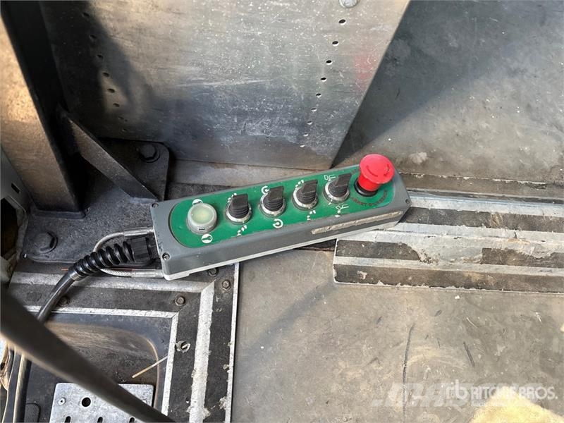 Chevrolet Express 3500 Pacēlāji uz automašīnas bāzes