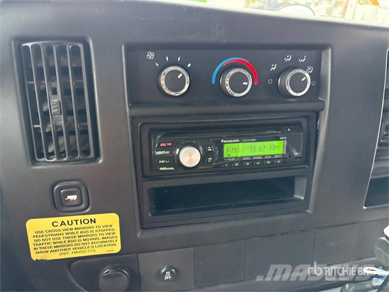 Chevrolet Express 3500 4x2 20-Seat School Bus Mini bus