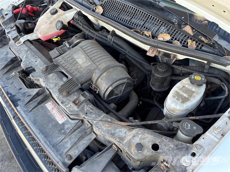 Chevrolet Express 3500 Pacēlāji uz automašīnas bāzes