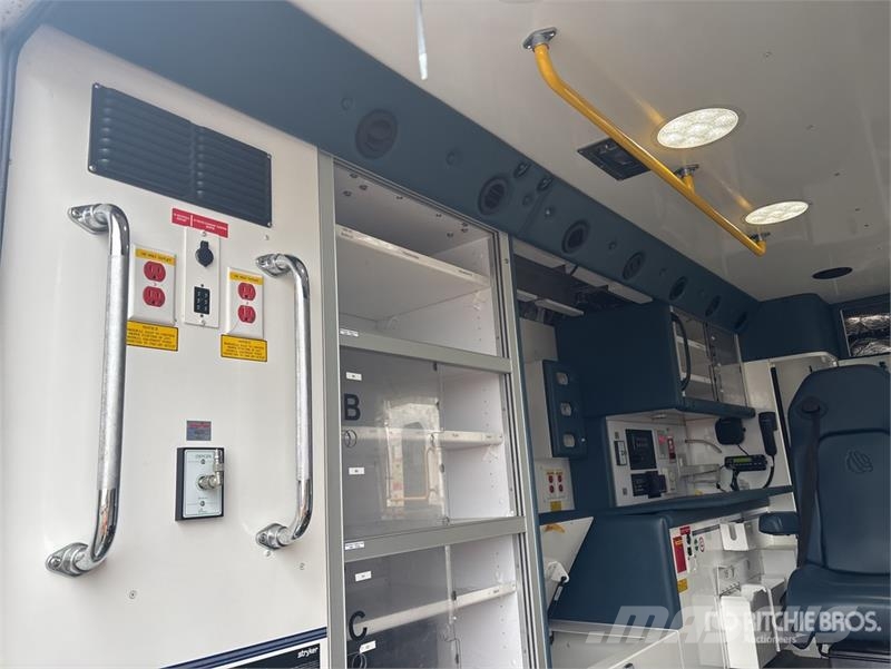 Chevrolet Express 4x2 Ambulance Ambulante