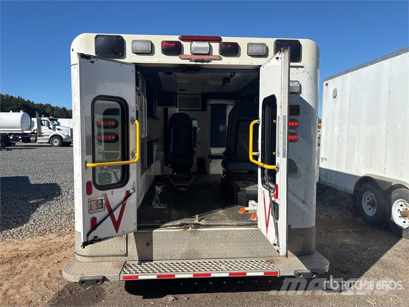 Chevrolet Express 4x2 Ambulance Машини швидкої допомоги