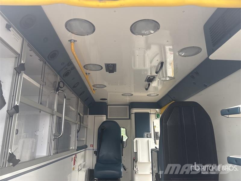 Chevrolet Express 4x2 Ambulance Ambulante