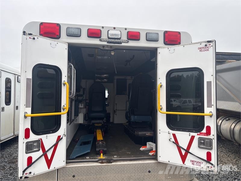Chevrolet Express 4x2 Ambulance Ambulante